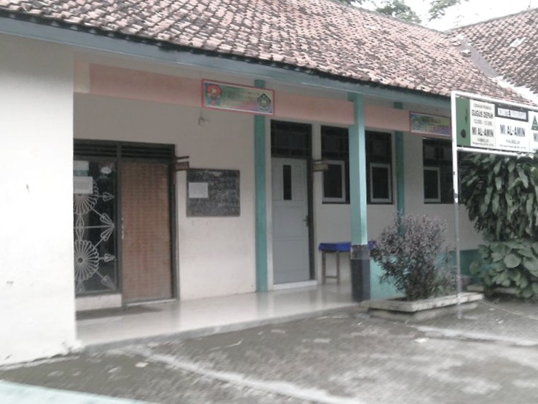 Kampus MI Al-Amin Kalibeluk